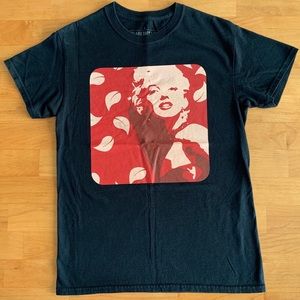 Marilyn Monroe Black Rose Tee